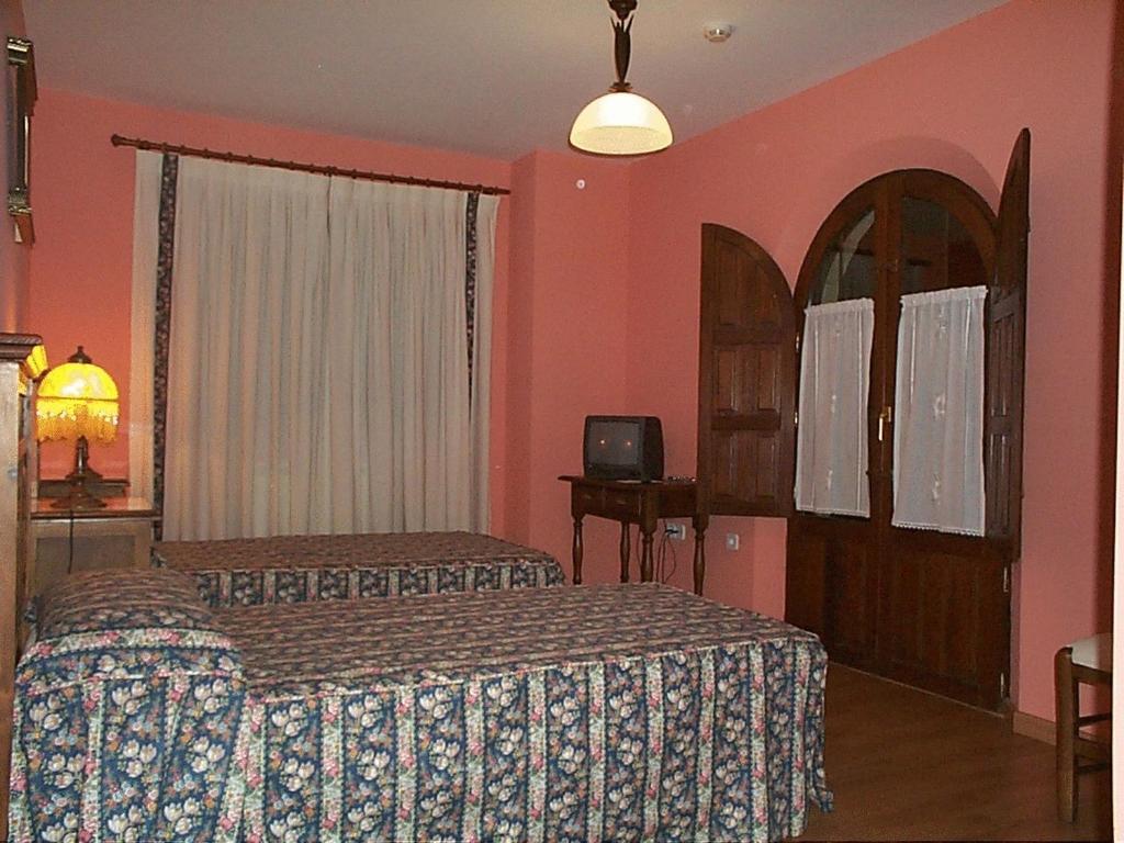 Posada De La Abadia - Adults Only Santillana del Mar Phòng bức ảnh